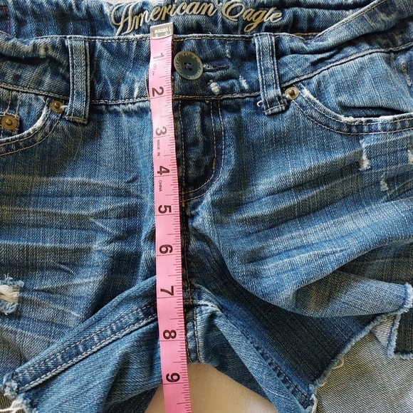 AEO Distressed Cut-Off Shorts - Picture 12 of 13